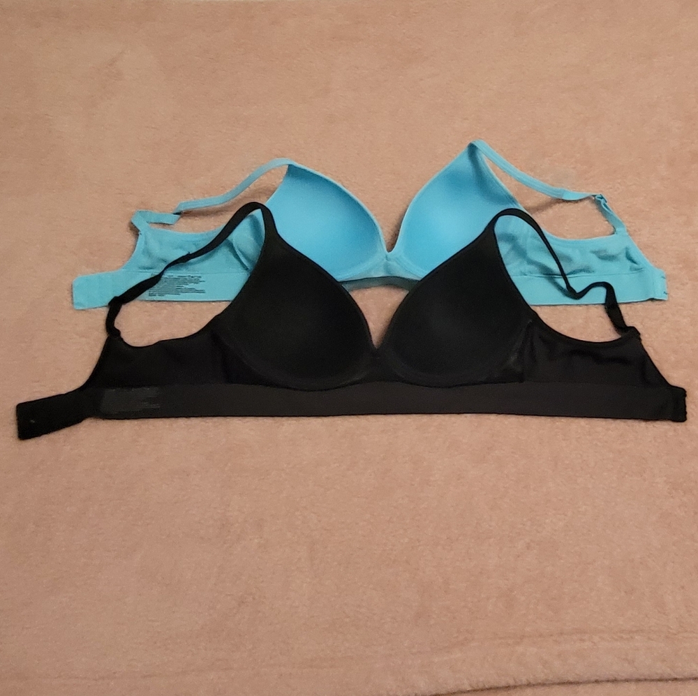 Hanes Set of 2 Turquoise & Black Adjust Seamless Rib Padded Wireless Bras. Sz: M - Picture 5 of 8